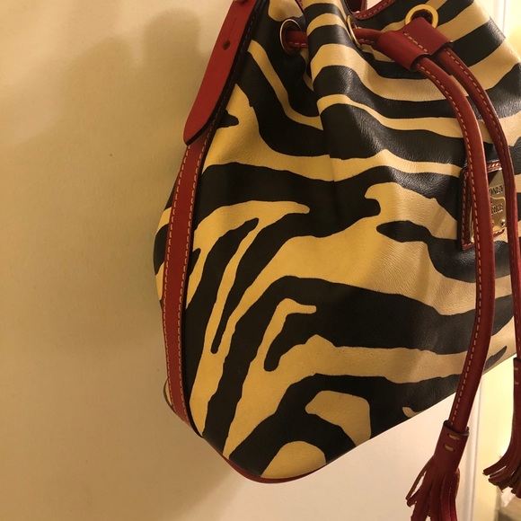 Dooney & Bourke zebra off white red black bucket - Picture 5 of 9